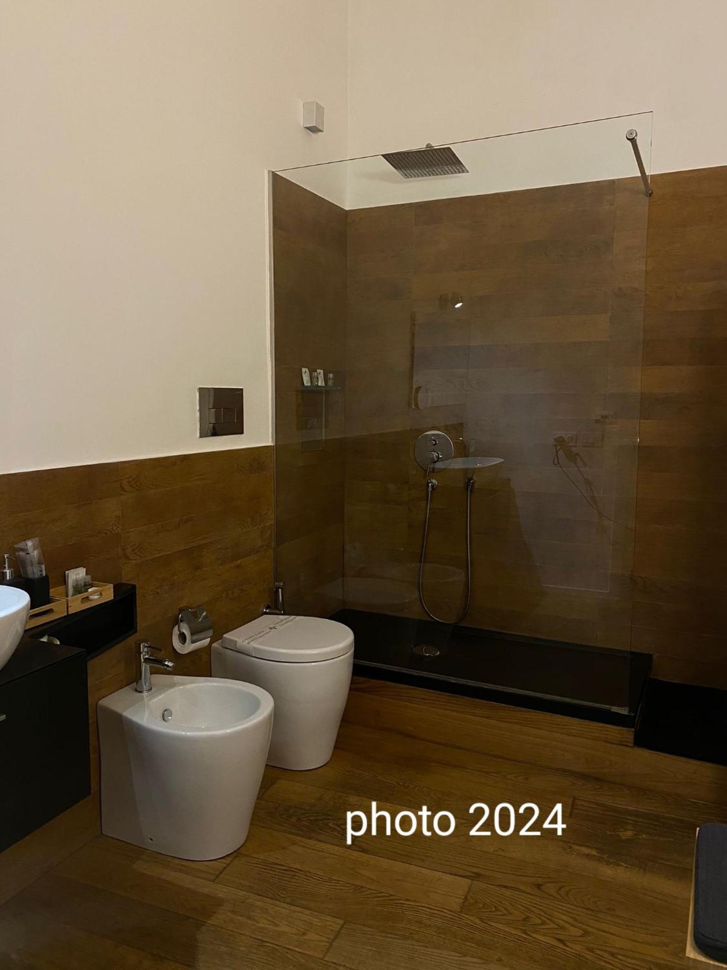 Vicolo Dei Sartori Hotel Salerno Bagian luar foto